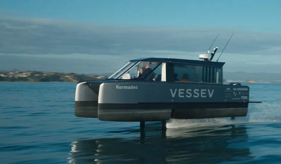 Hydrofoiling VS-9 by Vessev
