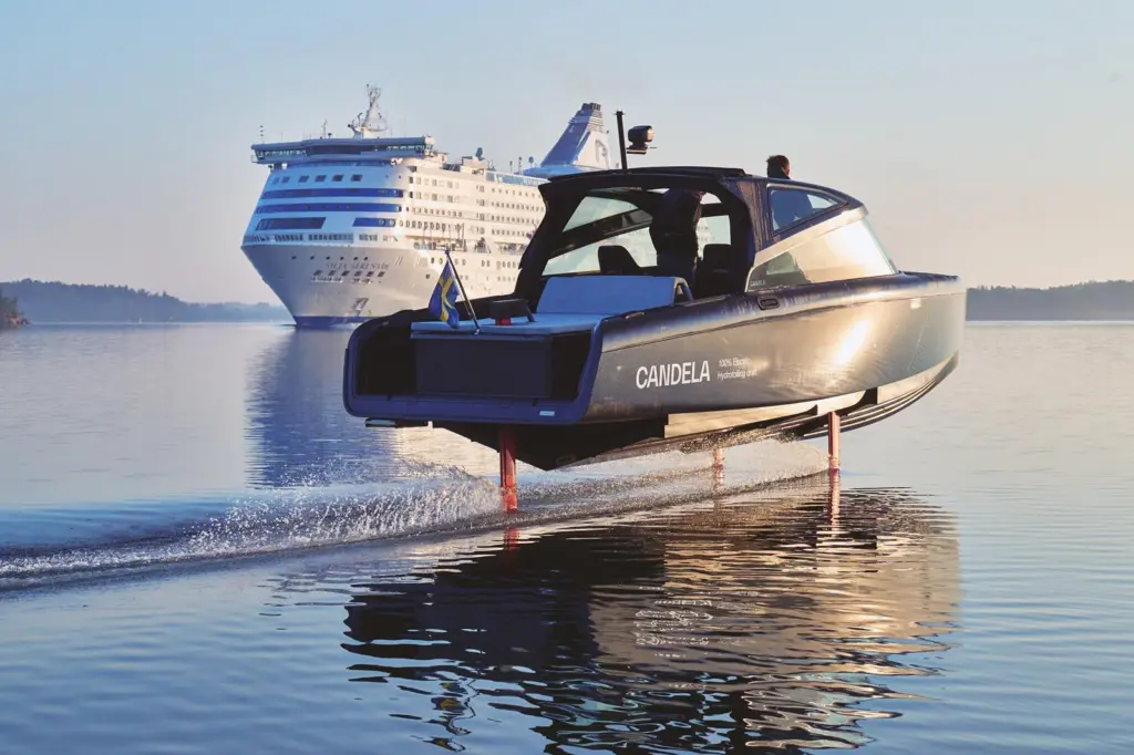 Image shows Candela C-8 in Furusundsleden, on its way from Stockholm to Mariehamn, meeting a Finland ferry, Silja Serenade