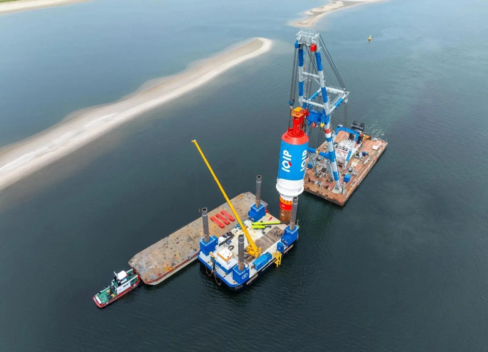 The EQ-Piling system being installed at the test site in Rotterdam (IQIP)