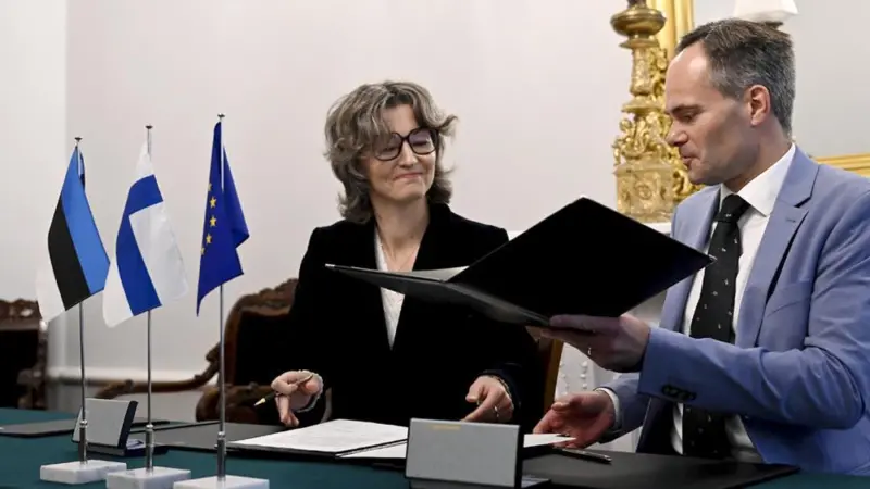 Yoko ALender and Kai Mykkänen