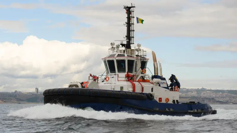 The image shows P&O Gaynde on the water