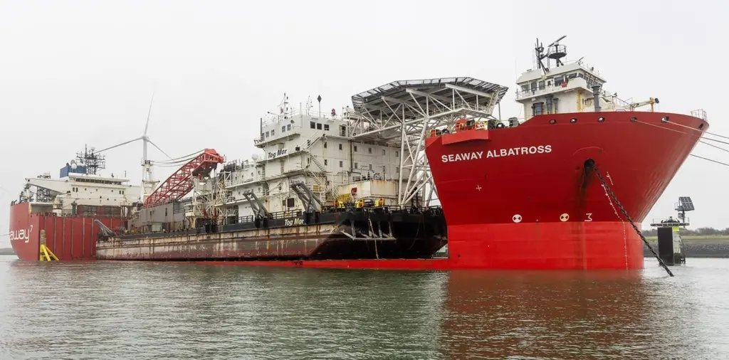 'Tog Mor' was transported to Rotterdam by heavylift ship for its new owners (Hebo)