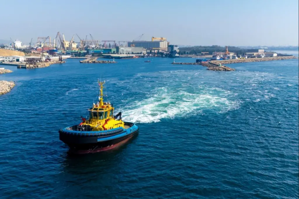 The image shows the SAAM ElectRA 2500SX tug during sea trials