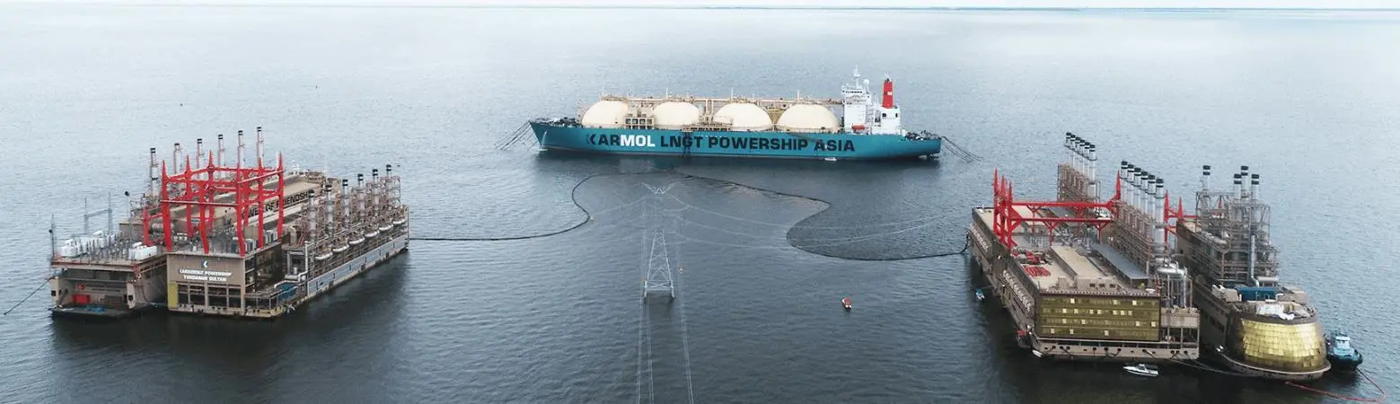 The power plant arrangement can accommodate LNG fuelling facilities (Powerships)