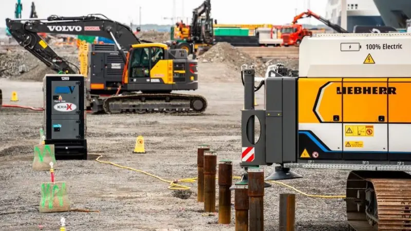 The image shows equipment at the quayside involved in the Skandia Gateway project