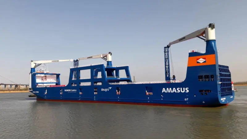 The image shows the delivery of the vessel Rotra Futura