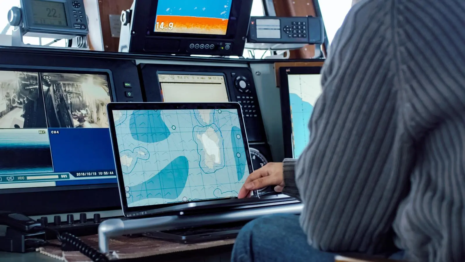 Gorodenkoff Adobe Stock - Reliable data transfer to vessels is crucial for navigation