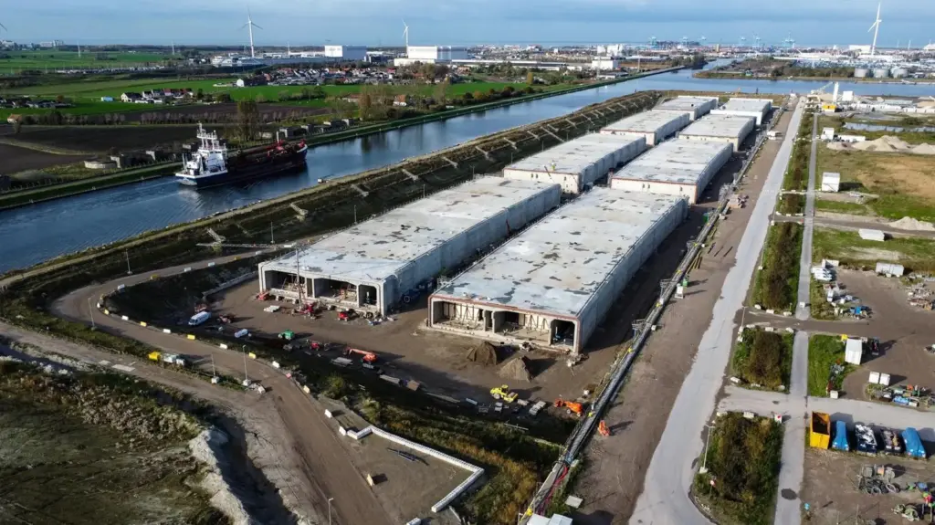 Antwerp-Oosterweel-link-COTU-dry-dock-Zeebruges