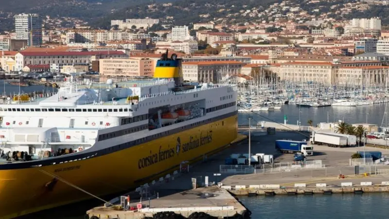The image shows the cruise passenger at Toulon Côte d'azur
