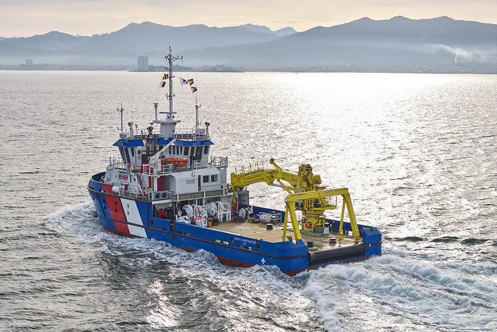 The image shows the Briggs Marine Forth Constructor vessel on the water