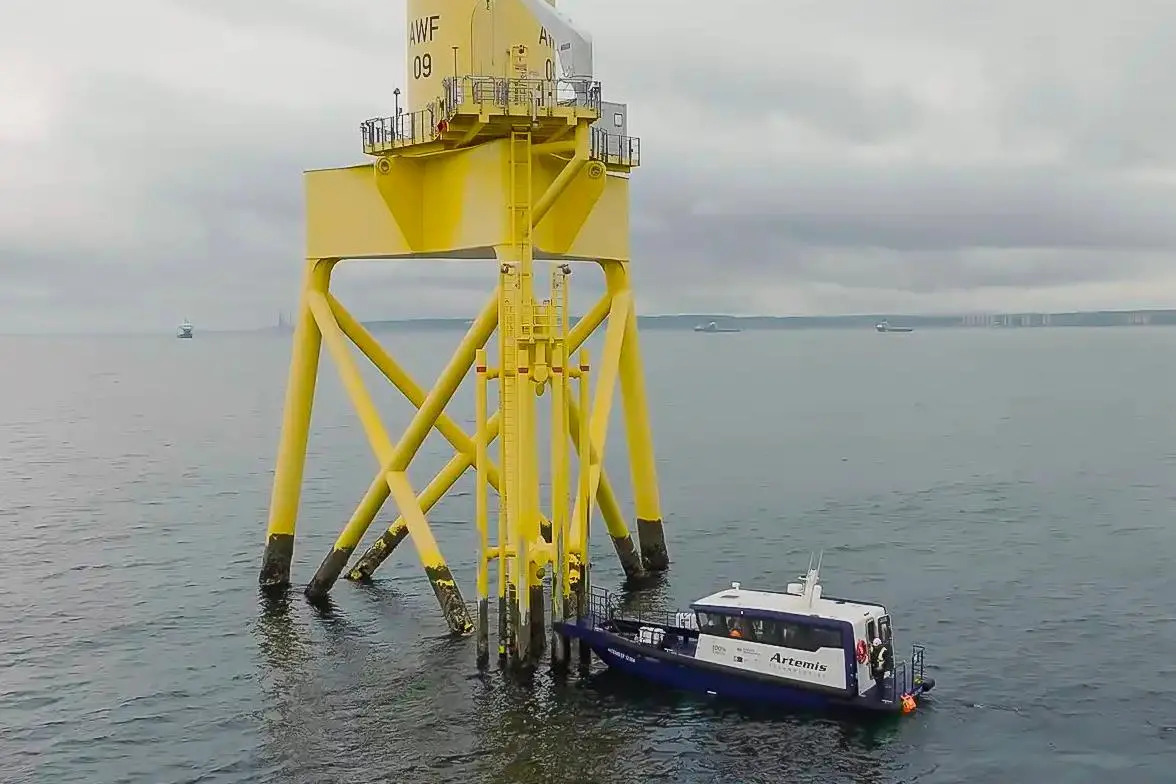 Pushing-on-Artemis-Technologies-trial-of-12m-CTV-in-Aberdeen