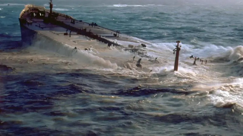 Amoco_Cadiz_1_edit1