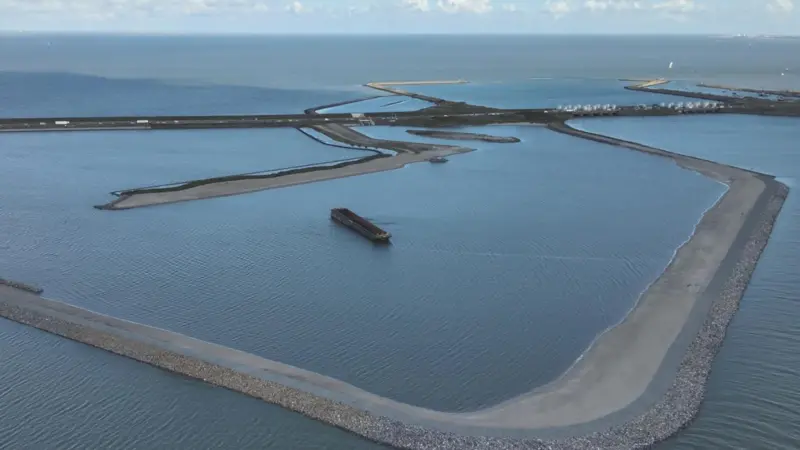 The serial image shows the Dutch Fish Migration River project at the Afsluitdijk