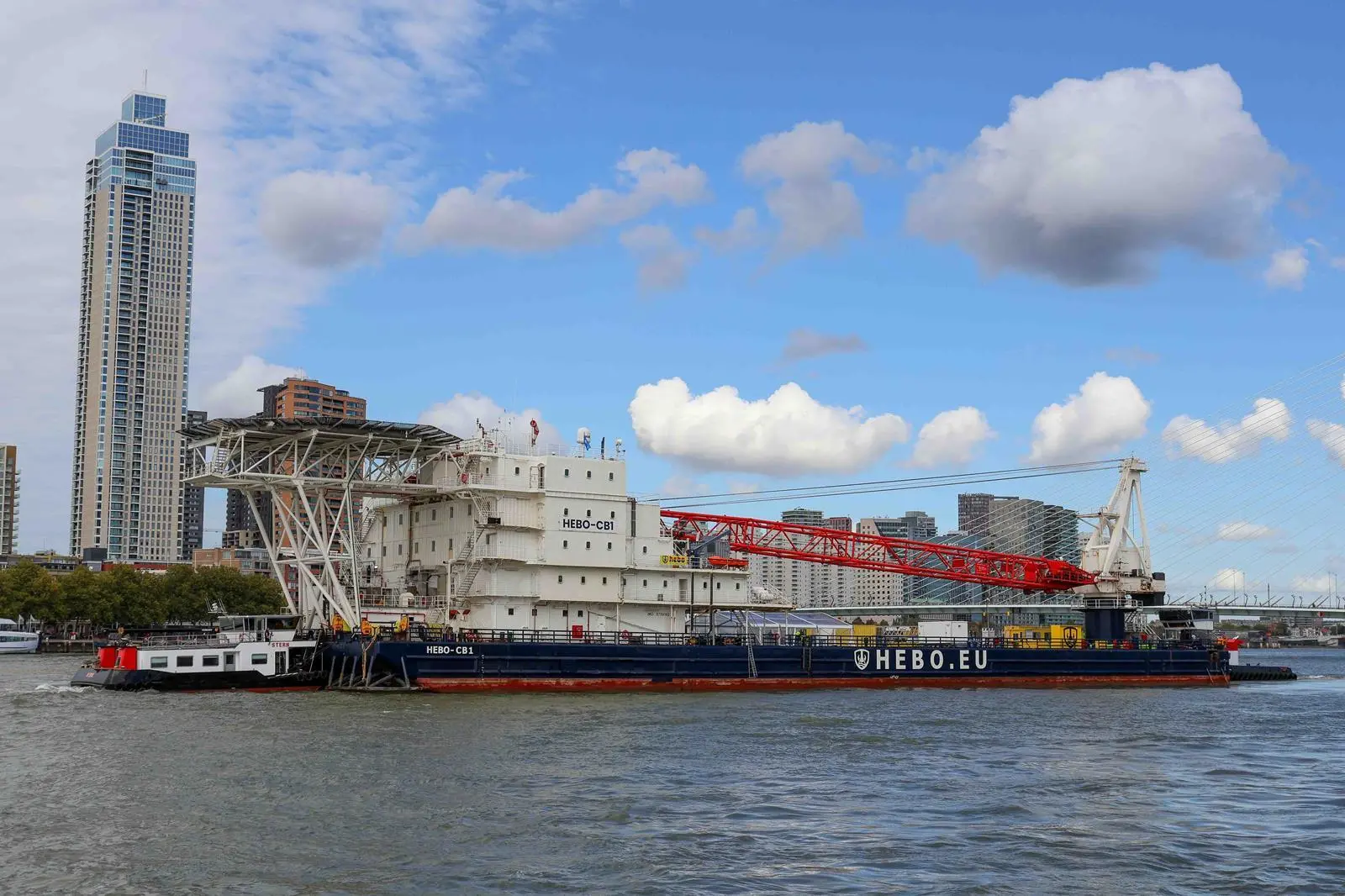'Hebo-CB 1' departing Rotterdam after its debut at World Haven Days (Peter Barker)