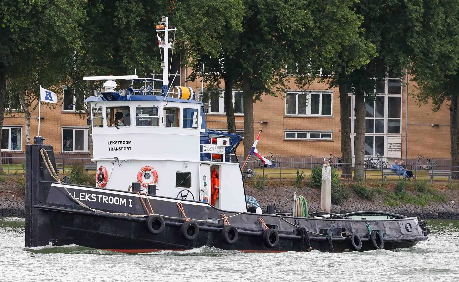 HEBO joined forces with Lekstroom Transport BV under the Marine People banner (Peter Barker)