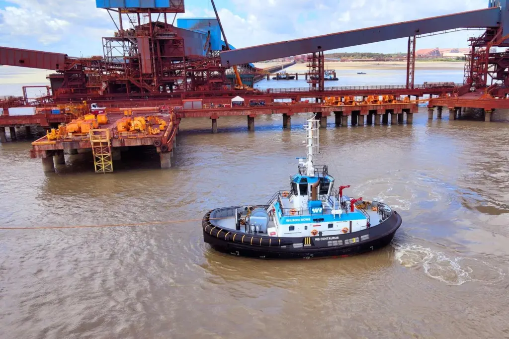 The image shows the tugboat “WS Centaurus” at the Port of Ponta da Madeira, in São Luís (Maranhão) Wilson Sons