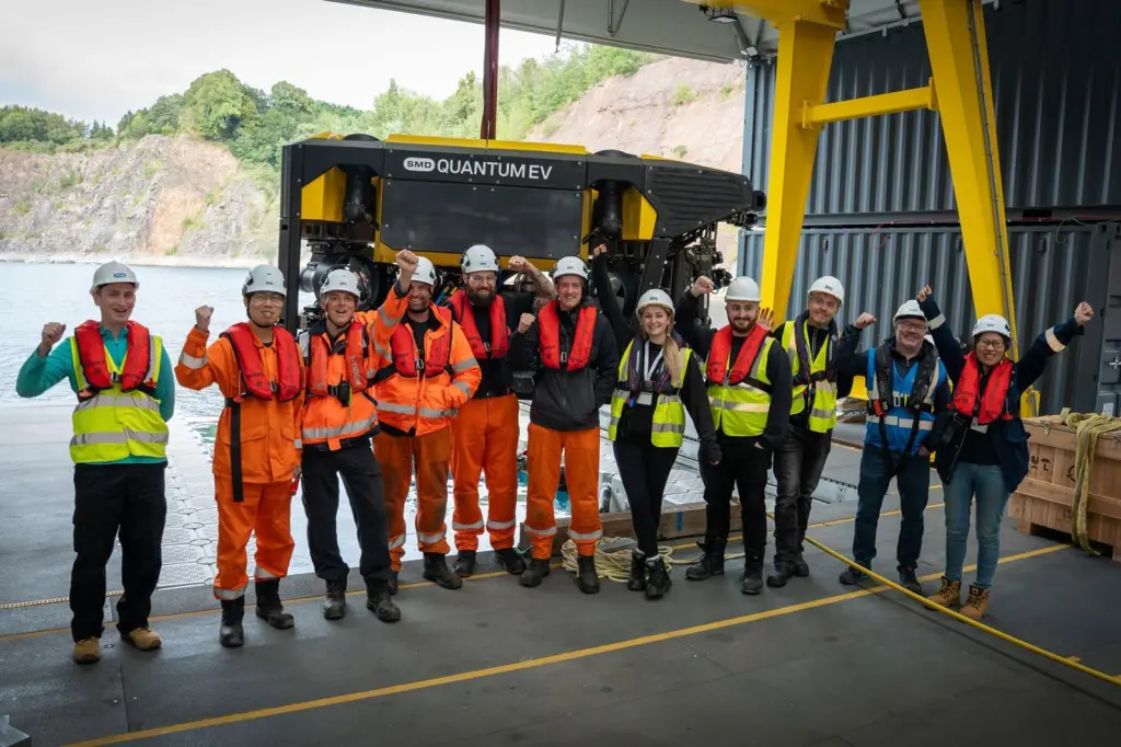 Celebrating the completion of Site Acceptance Testing of the first commercial Quantum EV for client Jan De Nul.