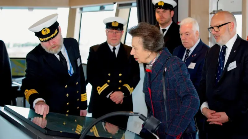 HRH with Masters and crew