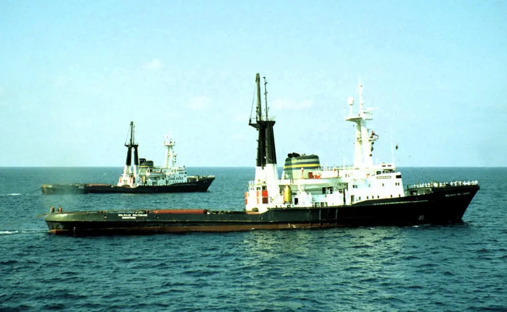 A rare picture of the South African twins towing in tandem (Lloyd Merriman)