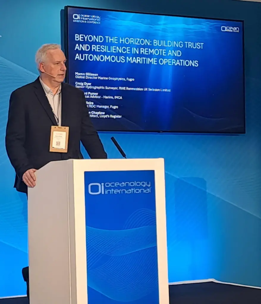 Marco Gilissen, Global director Marine Geophysics, modering the panel discussion for Fugro