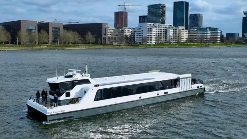 damen-unveils-first-fully-electric-ferry-waterbus-2907-electric-top
