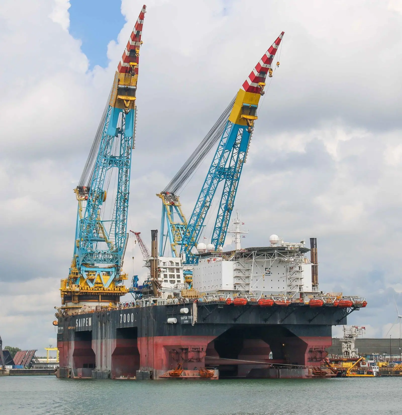 Earlier view of 'Saipem 7000' with its cranes raised (Peter Barker)