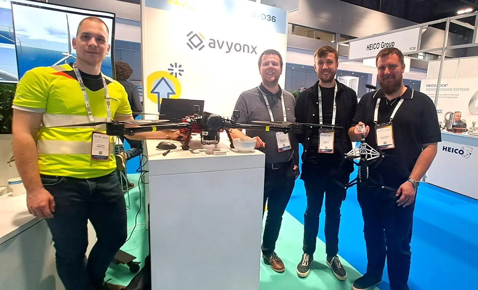 The AVYONX team