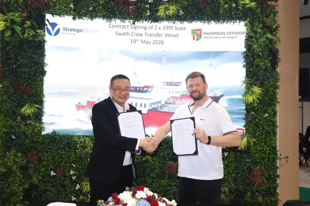 Strategic Marine CEO Chan Eng Yew L and Mainprize Offshore managing director Bob Mainprize