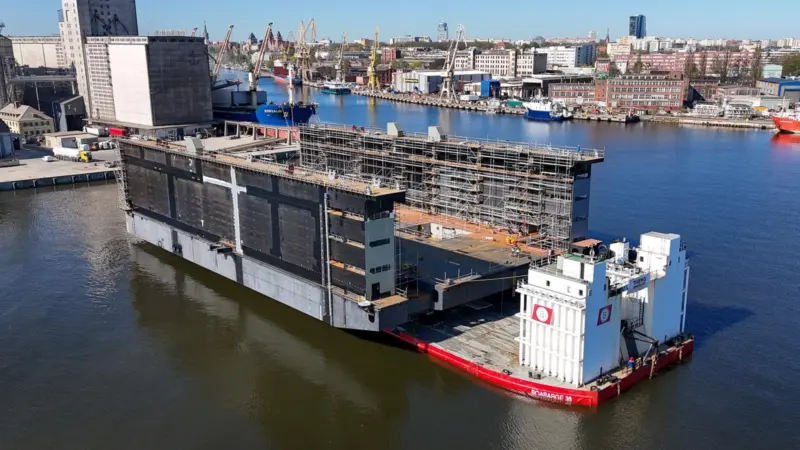 Floating docks at Wulkan Shipyard