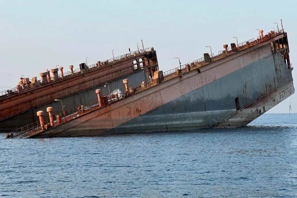 Innovative thinking and experience are esential in professional salvors' armouries (Five Oceans Salvage)