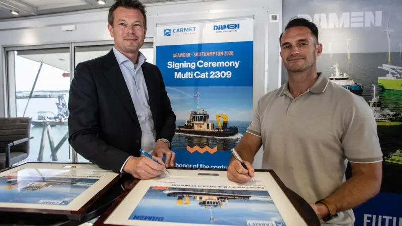 Damen signs with Carmet Tug Company for Multi Cat 2309 Wijtze van der Leij, Sales Manager UK at Damen left