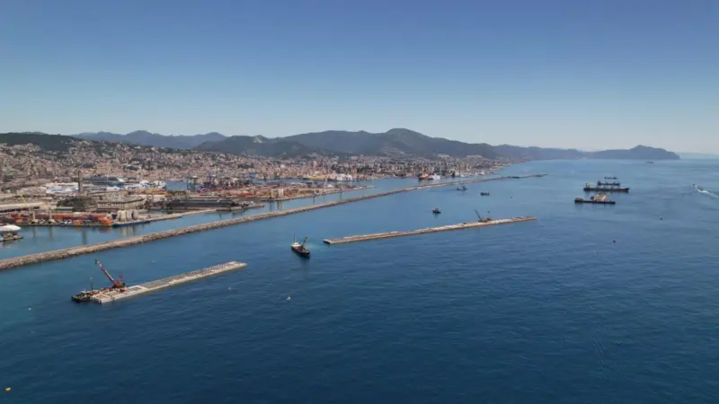 A wide angle shot of the Genoa breakwater site