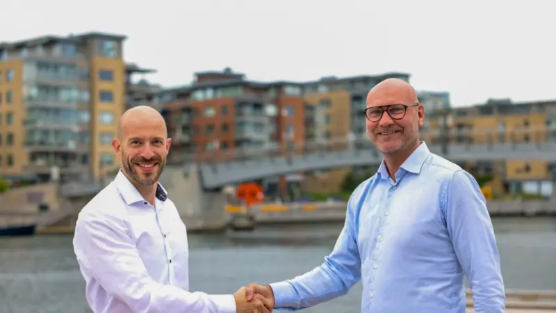 Peter Morsbach,CEO Hoglund (L) and Rune Braastad,President ABBs Marine and Ports division