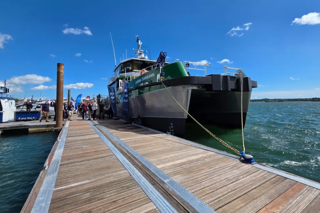 Farra Tuireann on the Seawork pontoons
