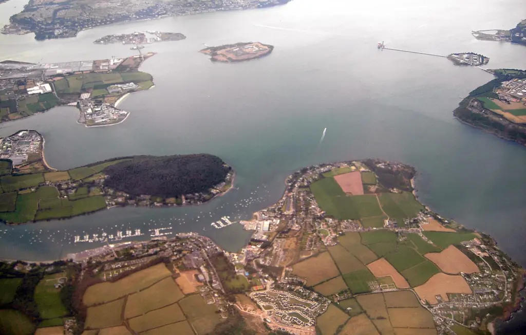 Aerial_photograph,_Cork_Harbour