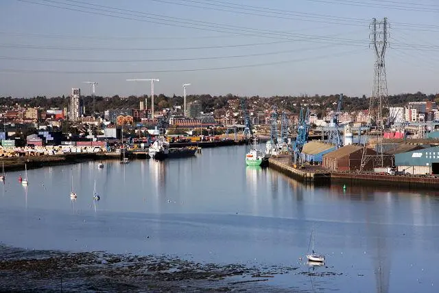 Ipswich_Docks_from_the_Orwell_Bridge_-_geograph.org.uk_-_1026795