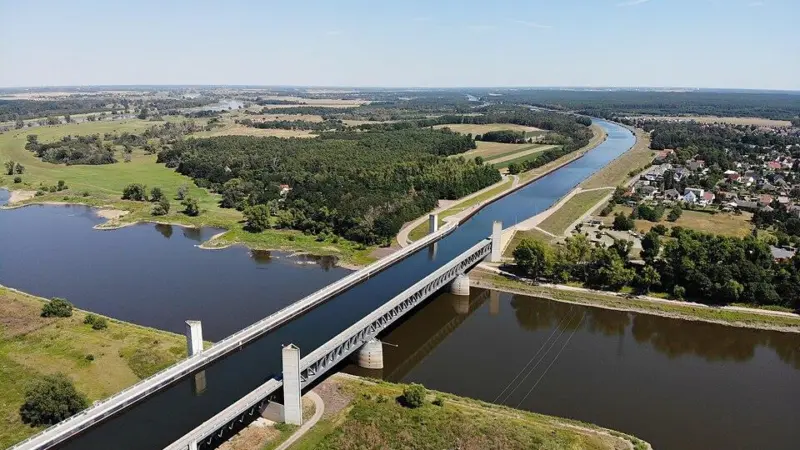 The Magdeburg Water Bridge Kanalbrücke Magdeburg is a large navigable aqueduct in central Germany, located near Magdeburg