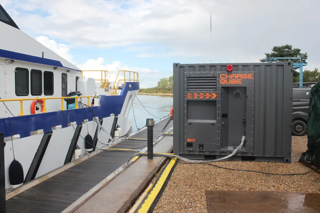 fellten charge qube battery energy storage system next to a crew transfer vessel dockside