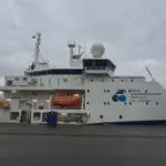 1000048833